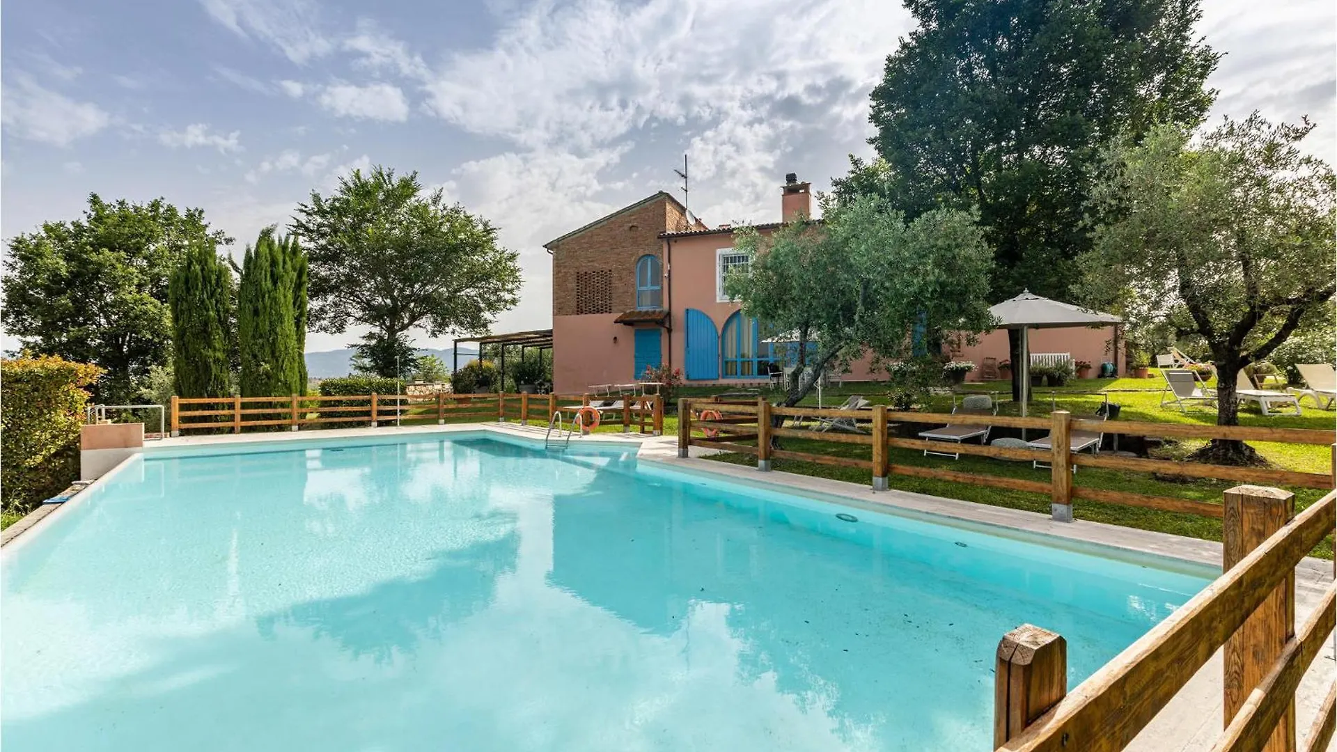 3 Bedroom Amazing Apartment In Lazzeretto Italy