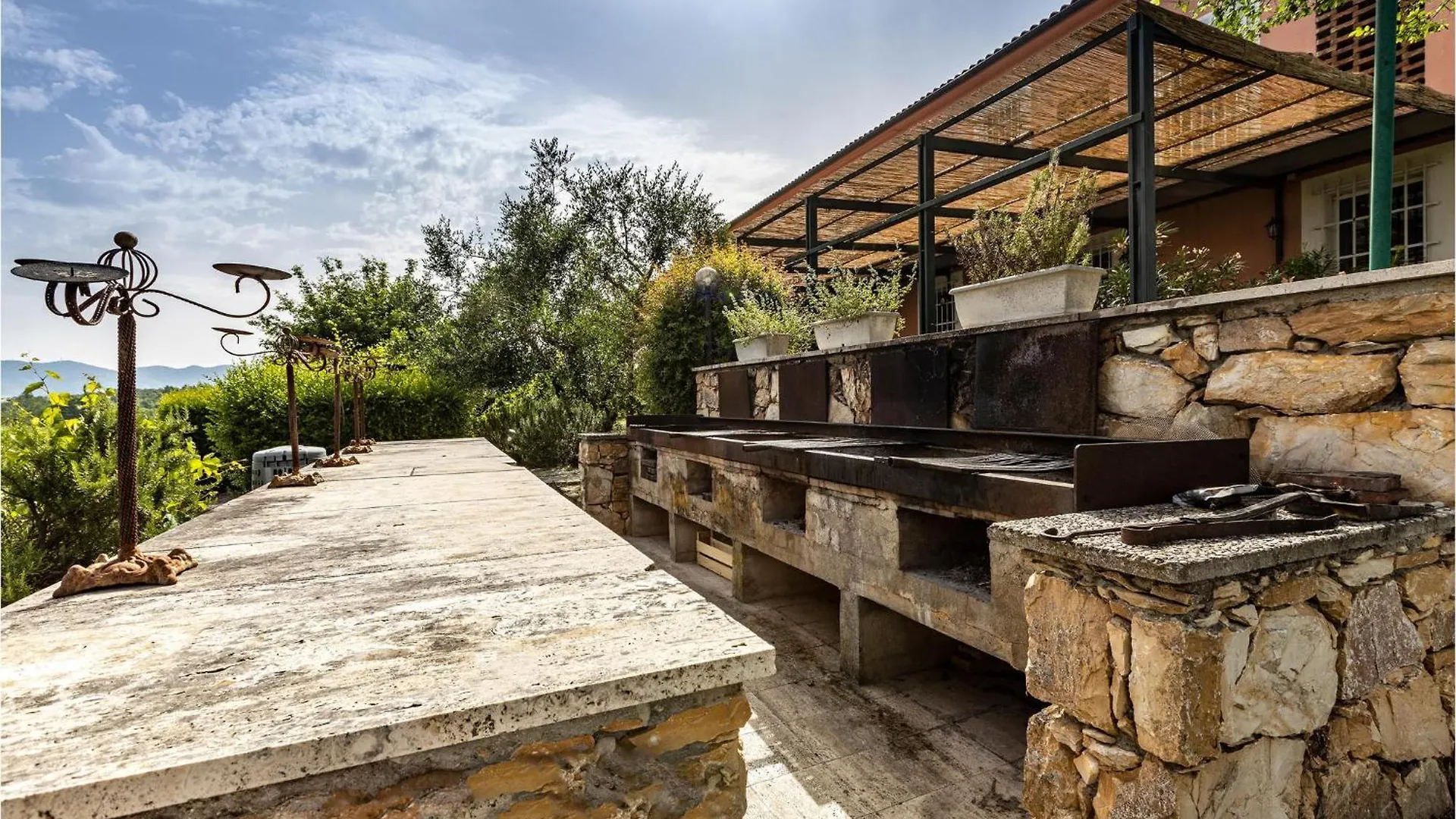 3 Bedroom Amazing Apartment In Lazzeretto 0*,